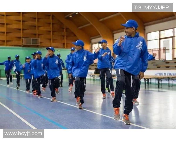 模仿足球巨星的迷人风采探秘那些让人惊叹的仿效达人与他们的热血故事